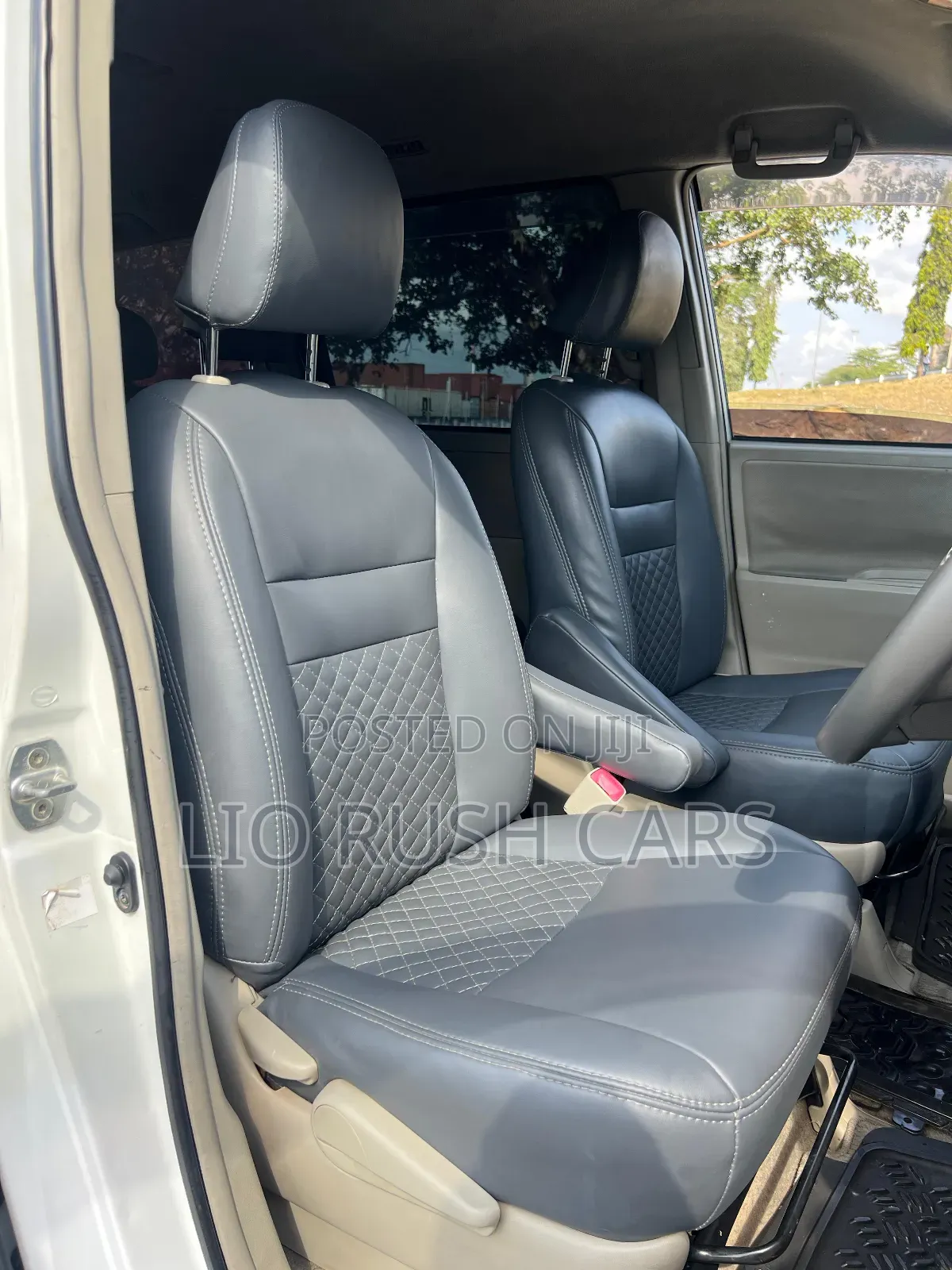 Toyota Noah 2012 White