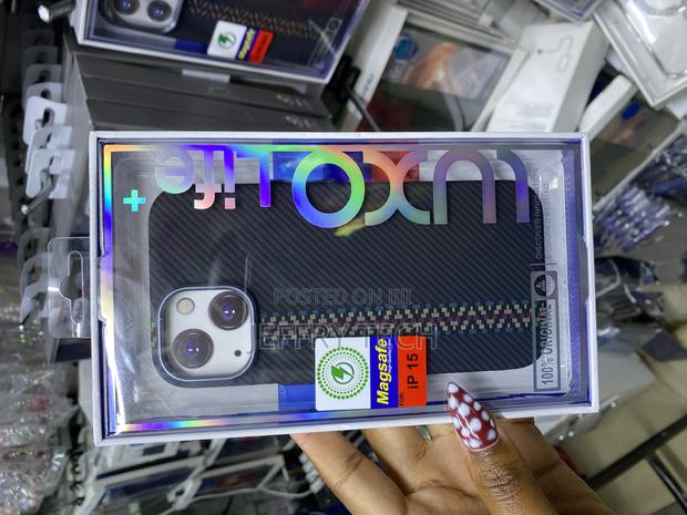 Enohig Ultra Thin Aramid Carbon Fiber Case for Apple iPhone 15 Case - main view