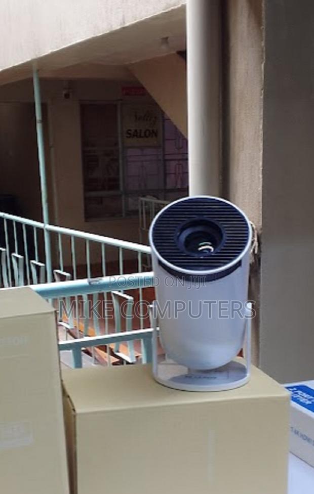 Gaming Mini Portable Android 1080p Led Projector - thumbnail 3