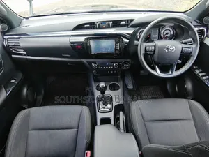 Toyota Hilux Revo Double Cab Deisel 2.4 AWD 2019 Black