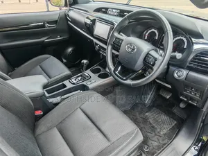 Toyota Hilux Revo Double Cab Deisel 2.4 AWD 2019 Black