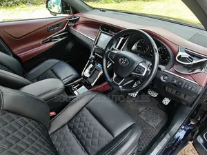 Toyota Harrier 2.0 2018 Purple