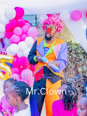 Entertaining Clown With Fun Games