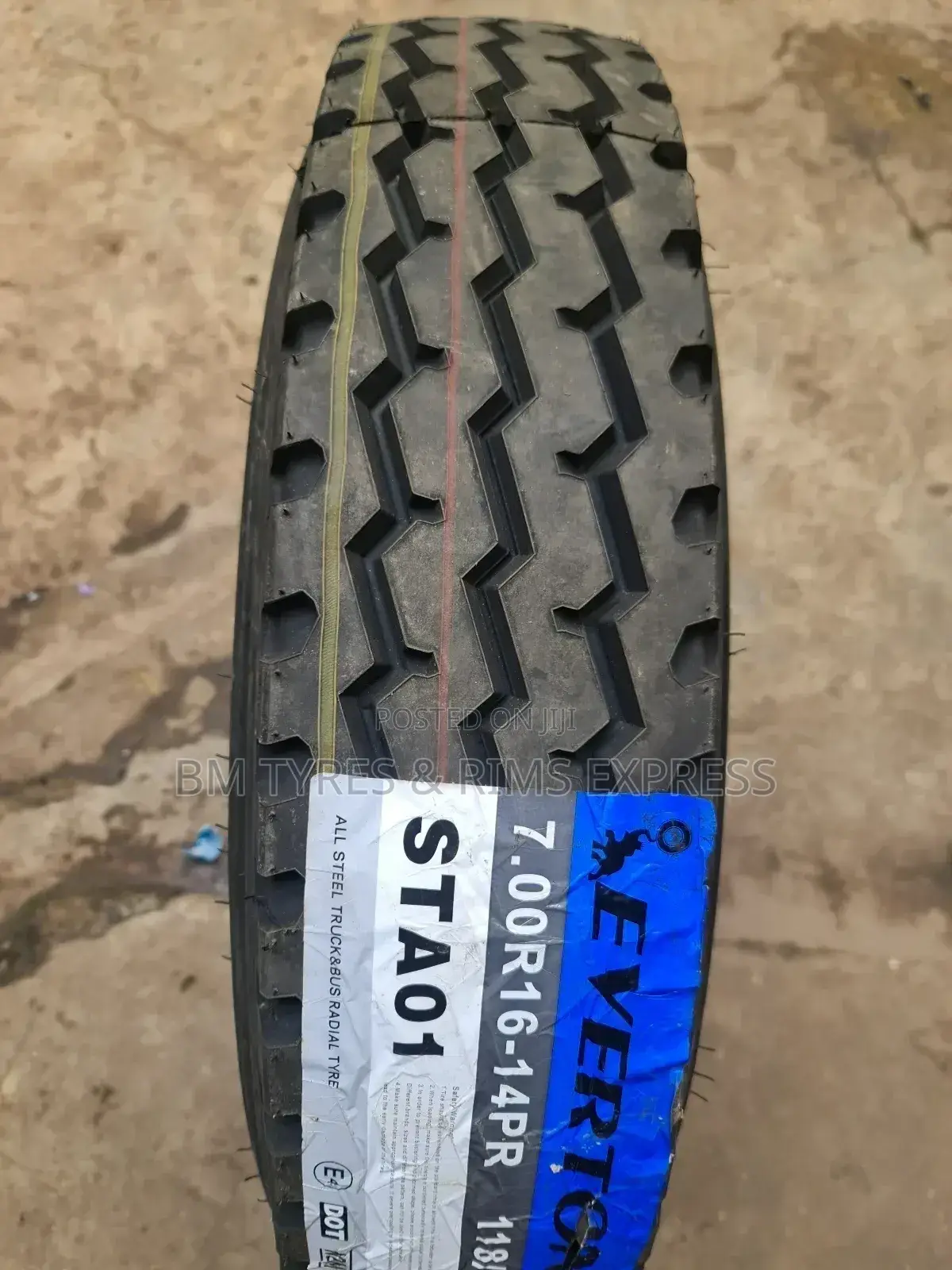 700 R16 Everton Tyres (Commercial)