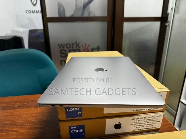 New Laptop Apple MacBook Pro 2017 16GB Intel Core I7 SSD 1T