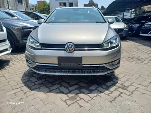 Volkswagen Golf Variant 2019 Gold