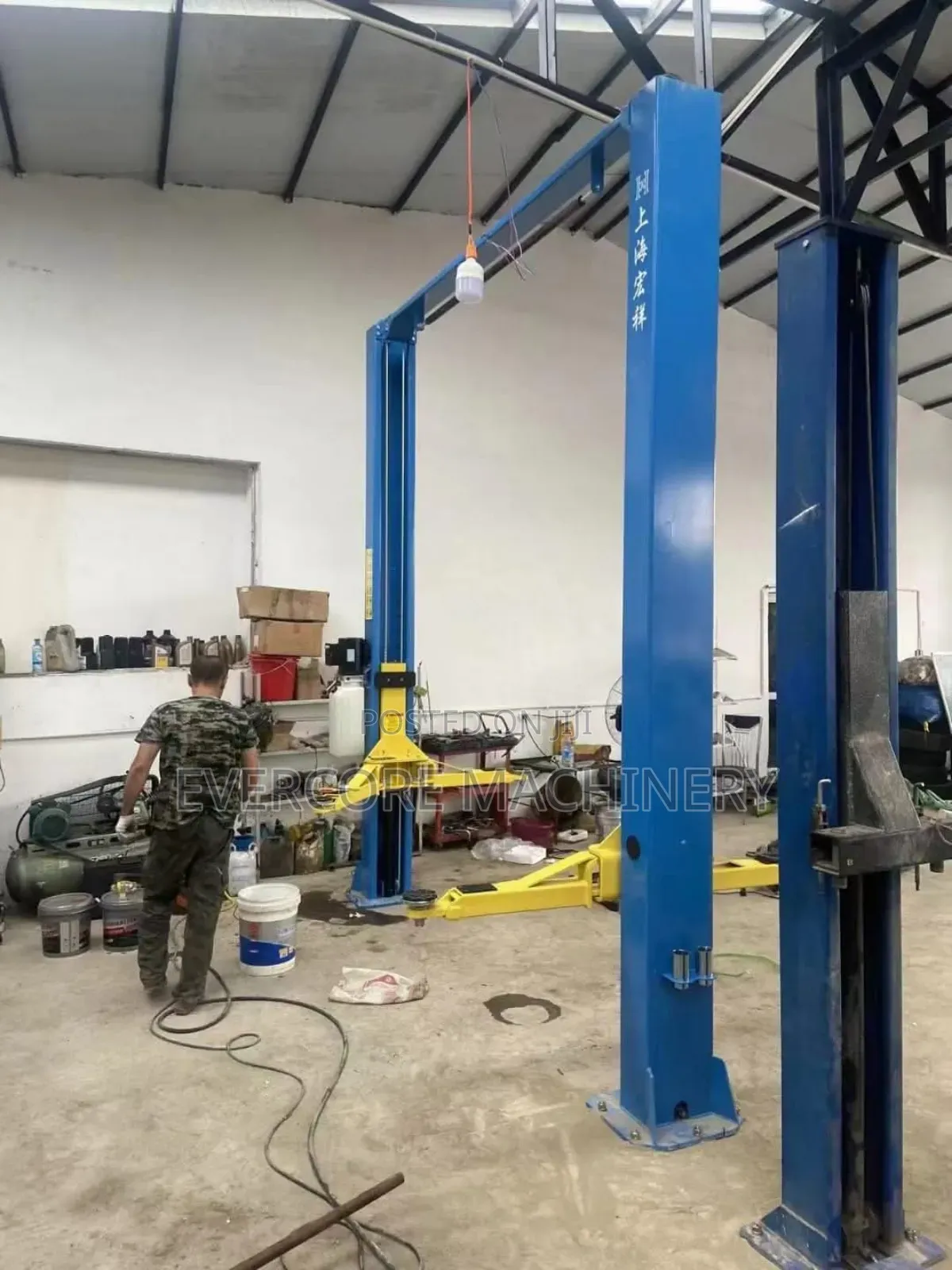 Heavy Duty Garage Two Post Lift Machine 4tonne.