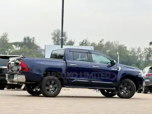Toyota Hilux 2021 Blue