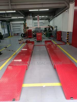 Commercial Wheel Alignment Machine With Four Post Carlift . - thumbnail 2