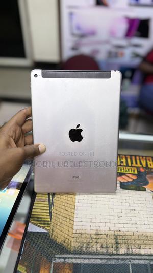 Apple iPad Air 16 GB Gray