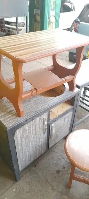 Mesa Ya Kawa Ma Ikûlya – Veneer Finishing Na Style Ya Kisasa