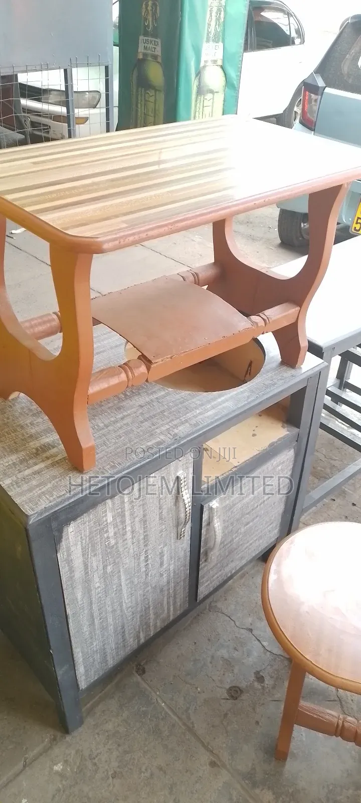 Mesa Ya Kawa Ma Ikûlya – Veneer Finishing Na Style Ya Kisasa