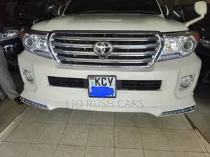Toyota Land Cruiser 2013 White