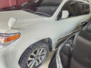 Toyota Land Cruiser 2013 White