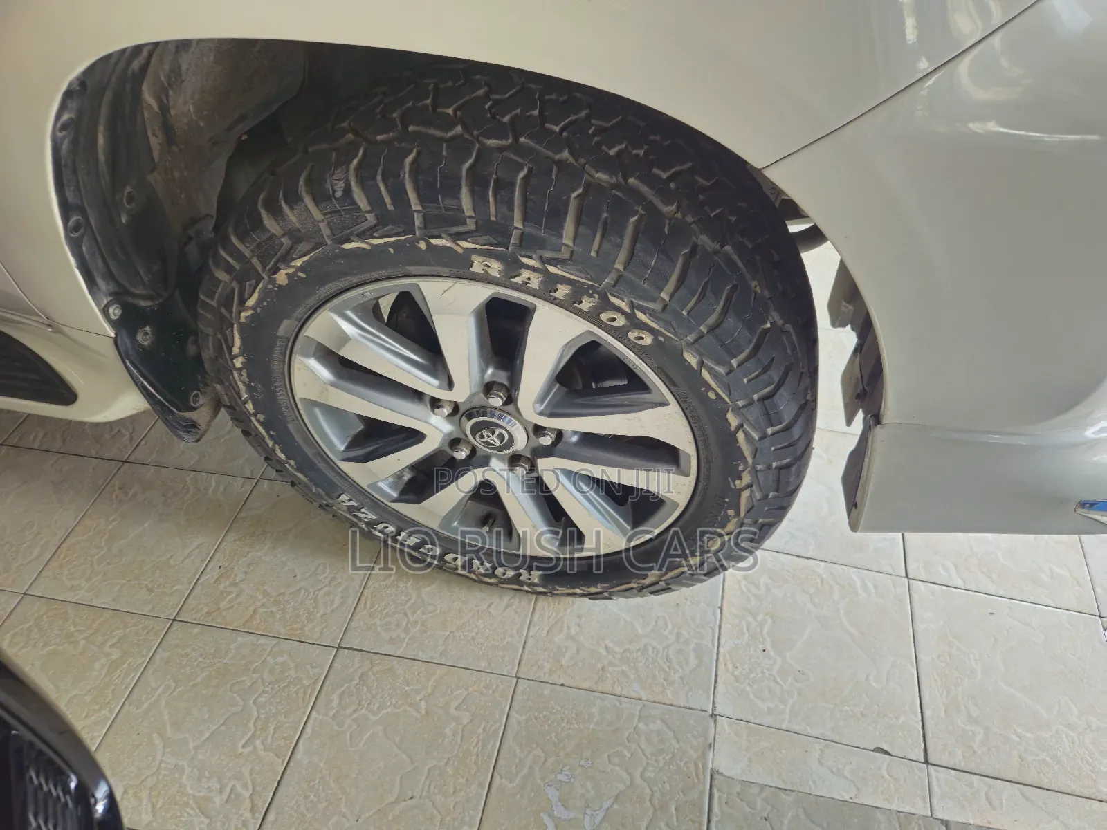 Toyota Land Cruiser 2013 White