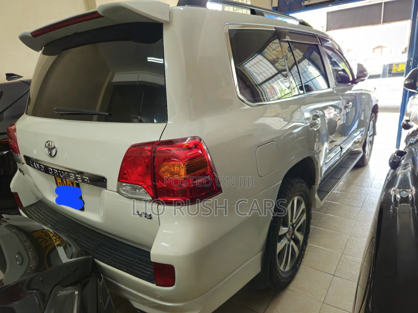 Toyota Land Cruiser 2013 White
