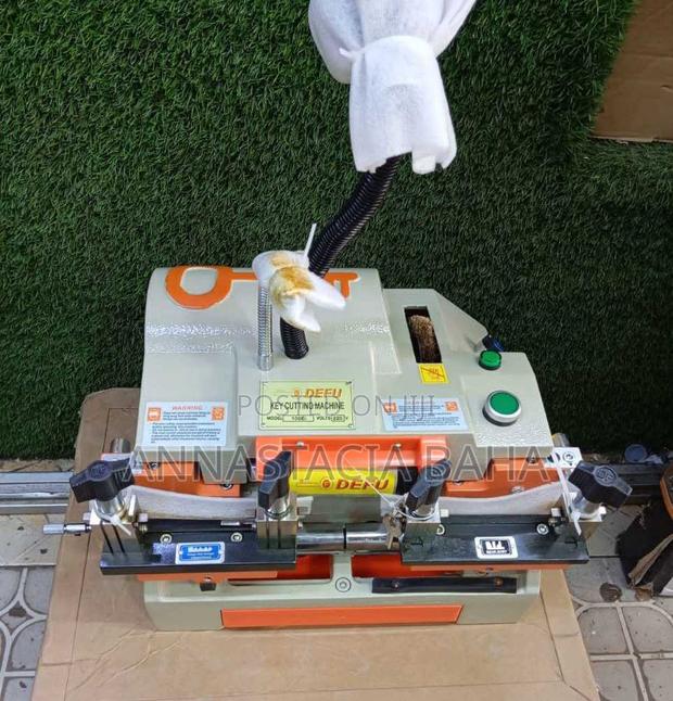 Key Cutting Machine 
Defu (100e1) - main view