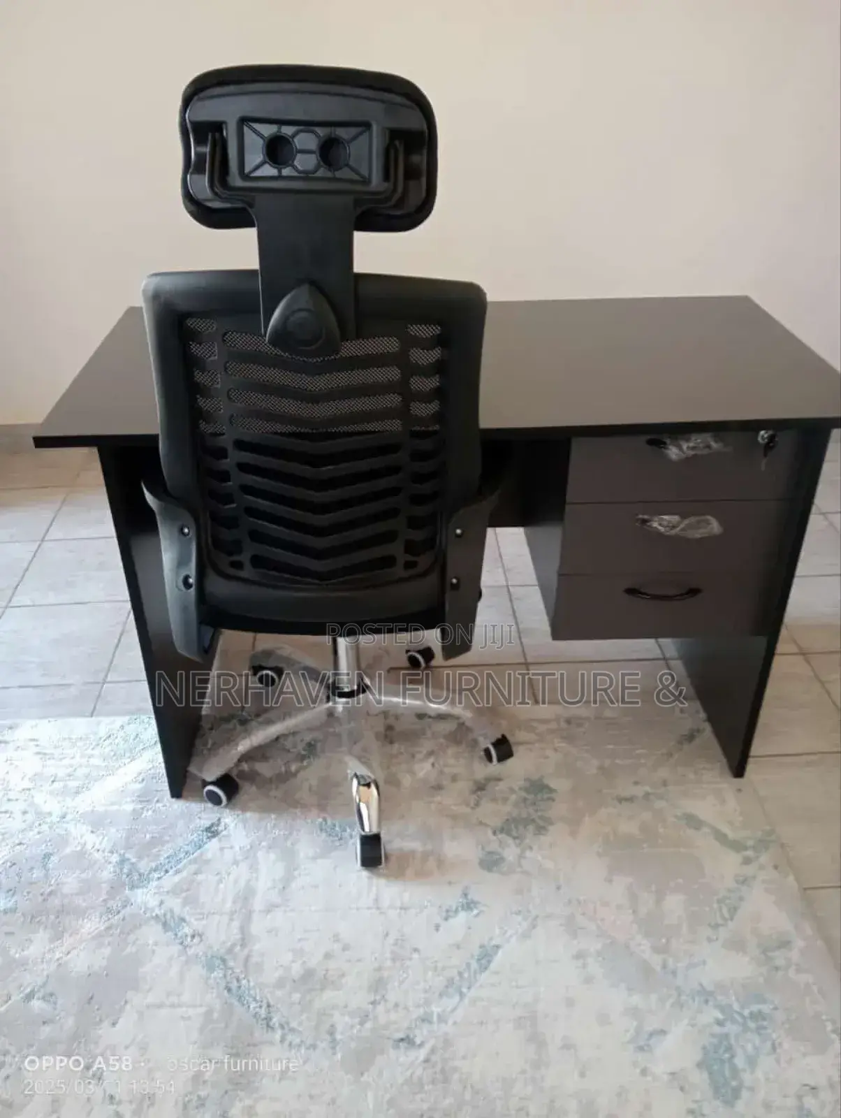 Simple Study Table – Compact Affordable Desk