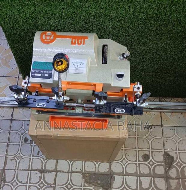 Key Cutting Machine 
Th-100e - main view