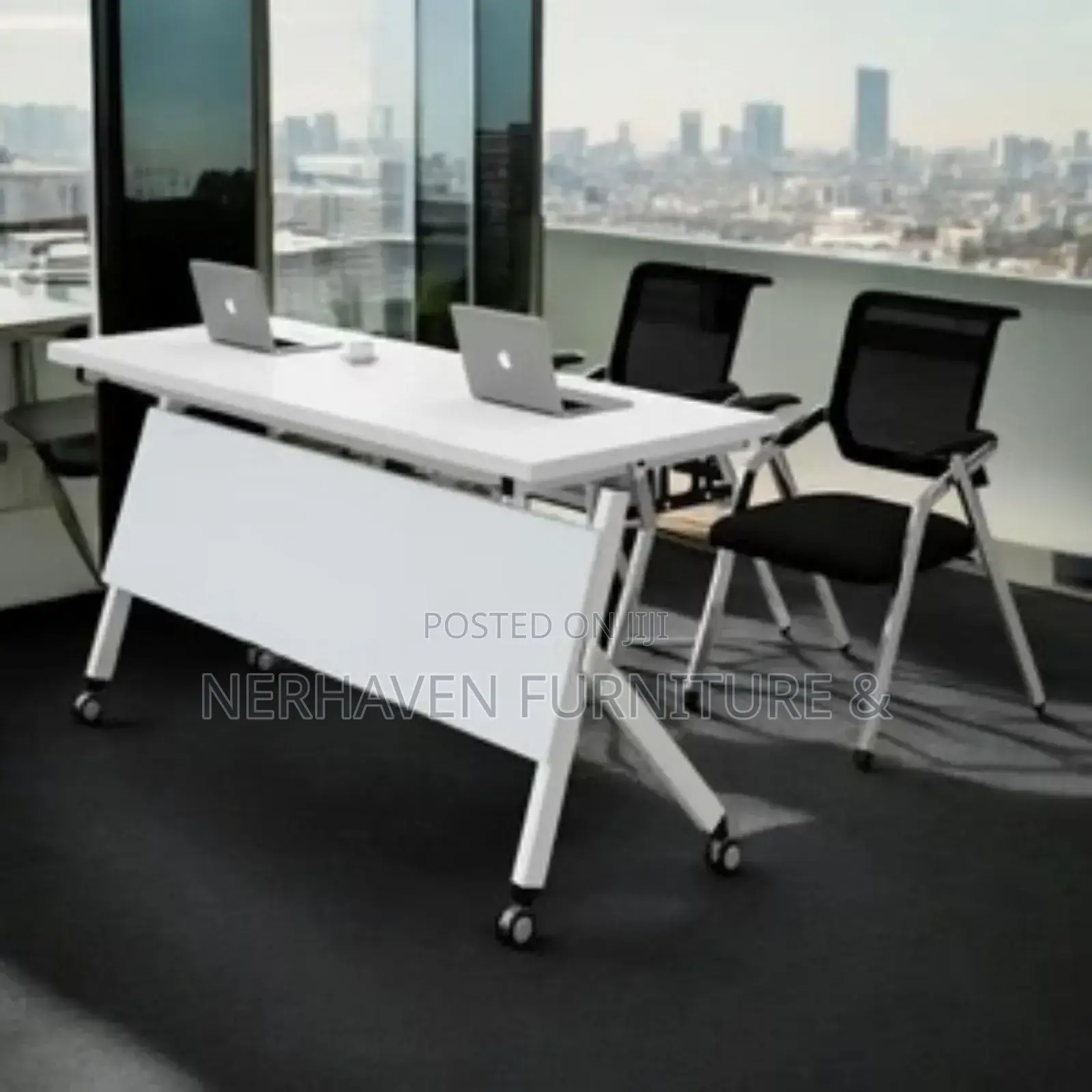 Foldable Computer Table – Convenient Modern Design