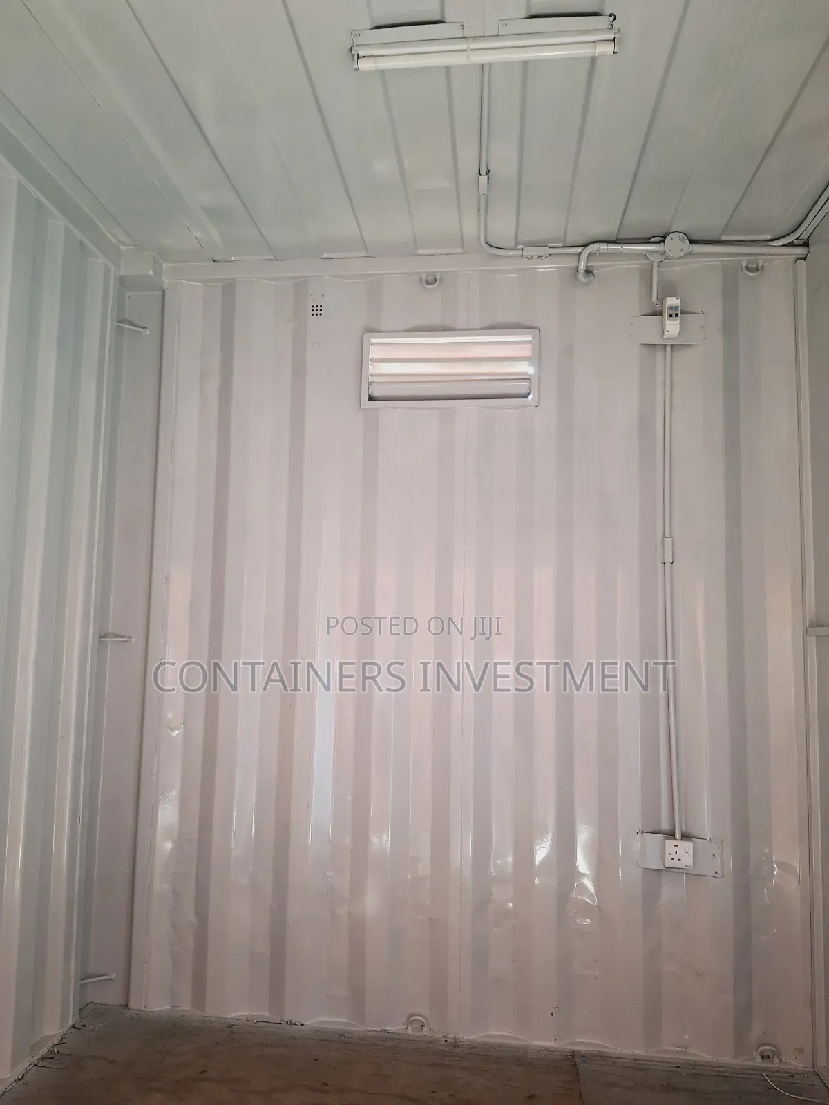 Cutely Put Together Container Stalls- Available In Multiple Colors.