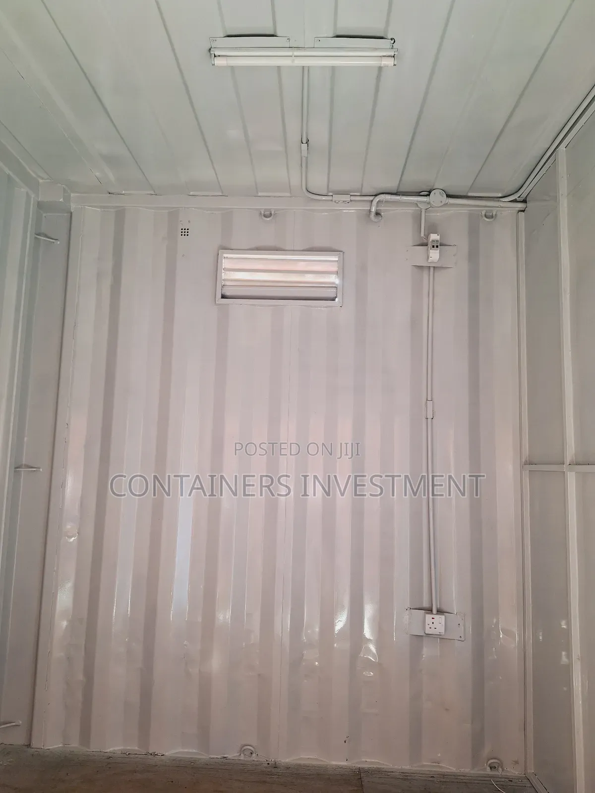 Cutely Put Together Container Stalls- Available In Multiple Colors.