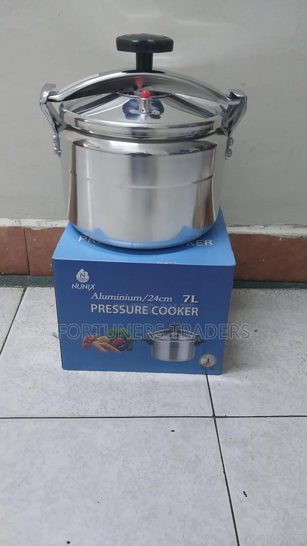 11ltrs,Manual Pressure Cooker - main view