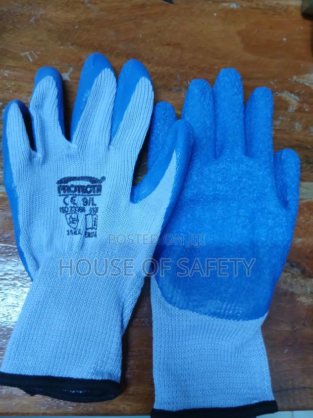 Protective Gloves - thumbnail 2
