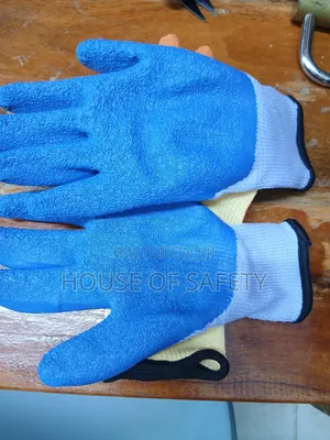 Gripped Glove For Safety