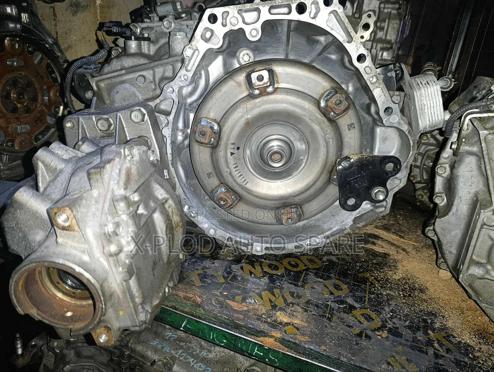Toyota (Voxy, Noah, Harrier, Esquire) New Shape -3zr (4 Wheel) Gearbox
