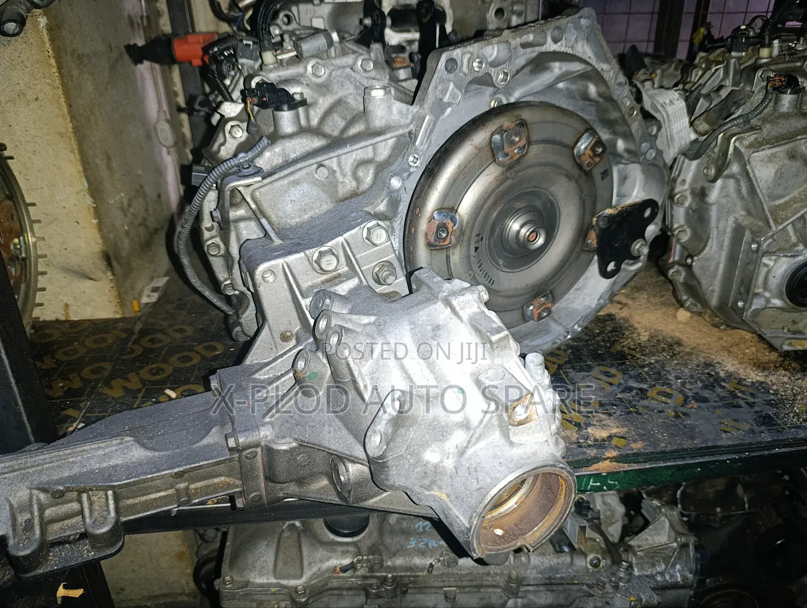 Toyota (Voxy, Noah, Harrier, Esquire) New Shape -3zr (4 Wheel) Gearbox