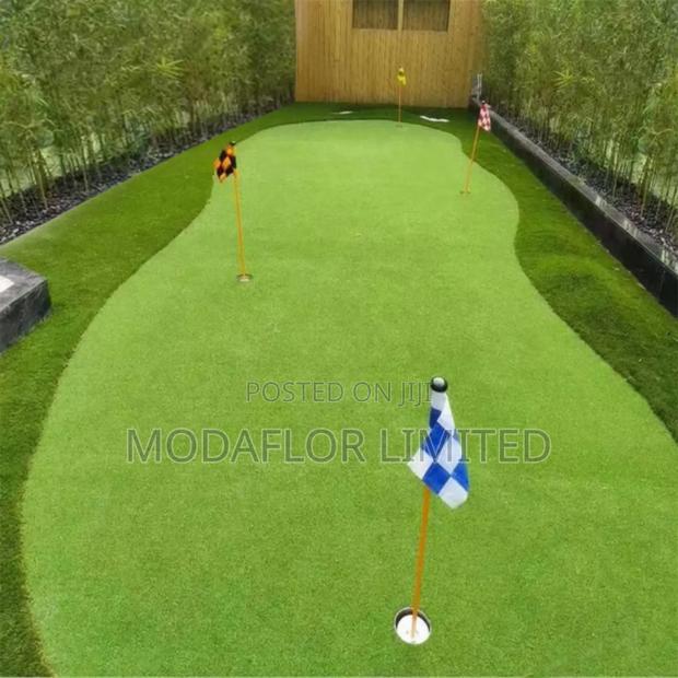 Beautiful Artificial Grass Carpet for Restaurant Café