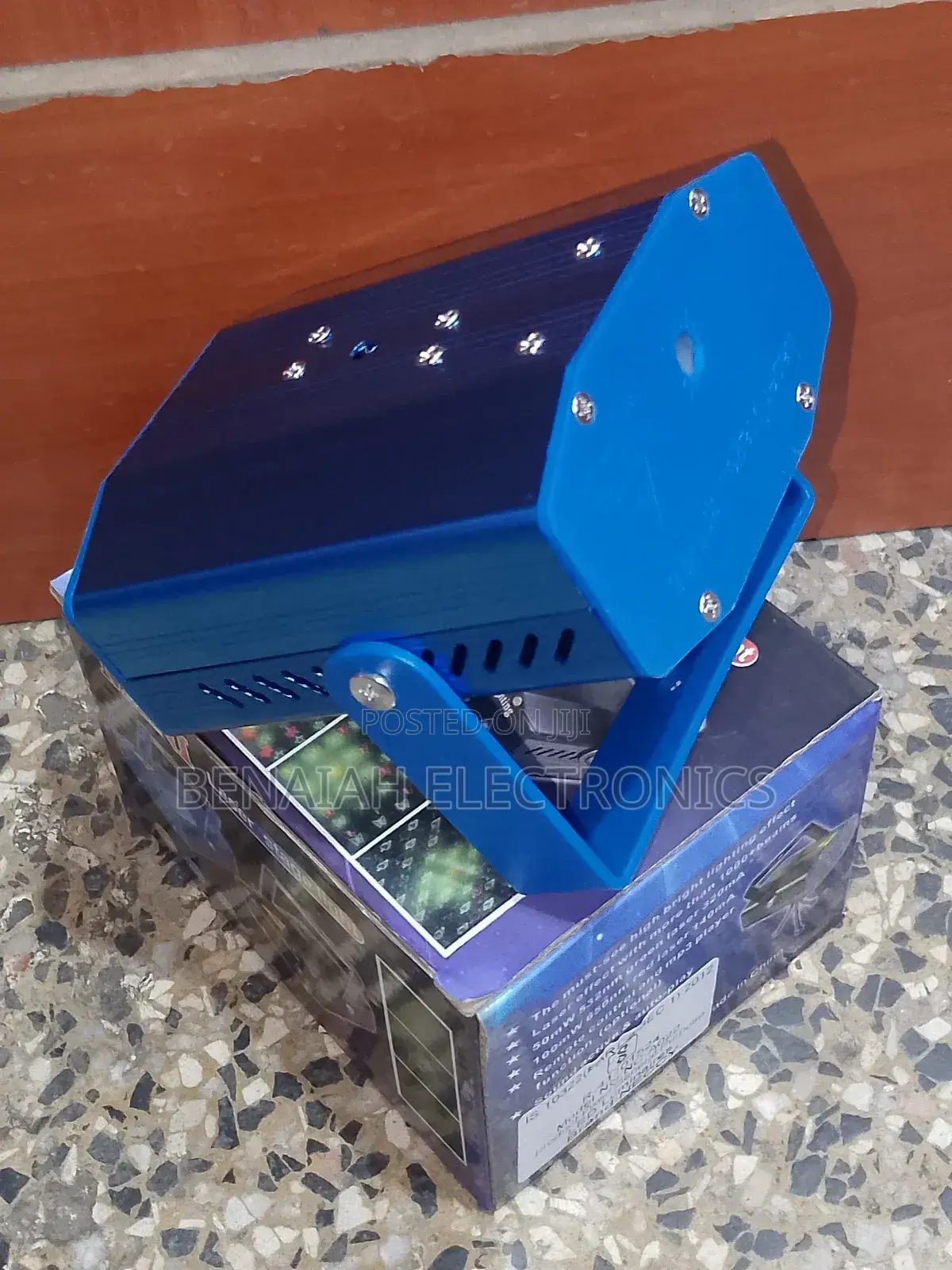 Mini Laser Stage Light With More Than 1000 Beams, Sound Active
