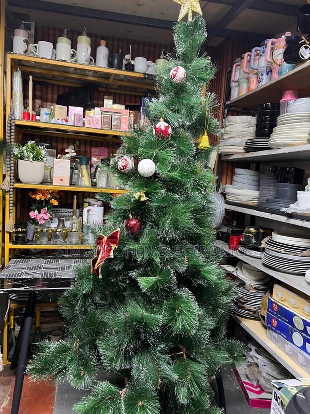 Christmas 6ft Pine Tree - main view