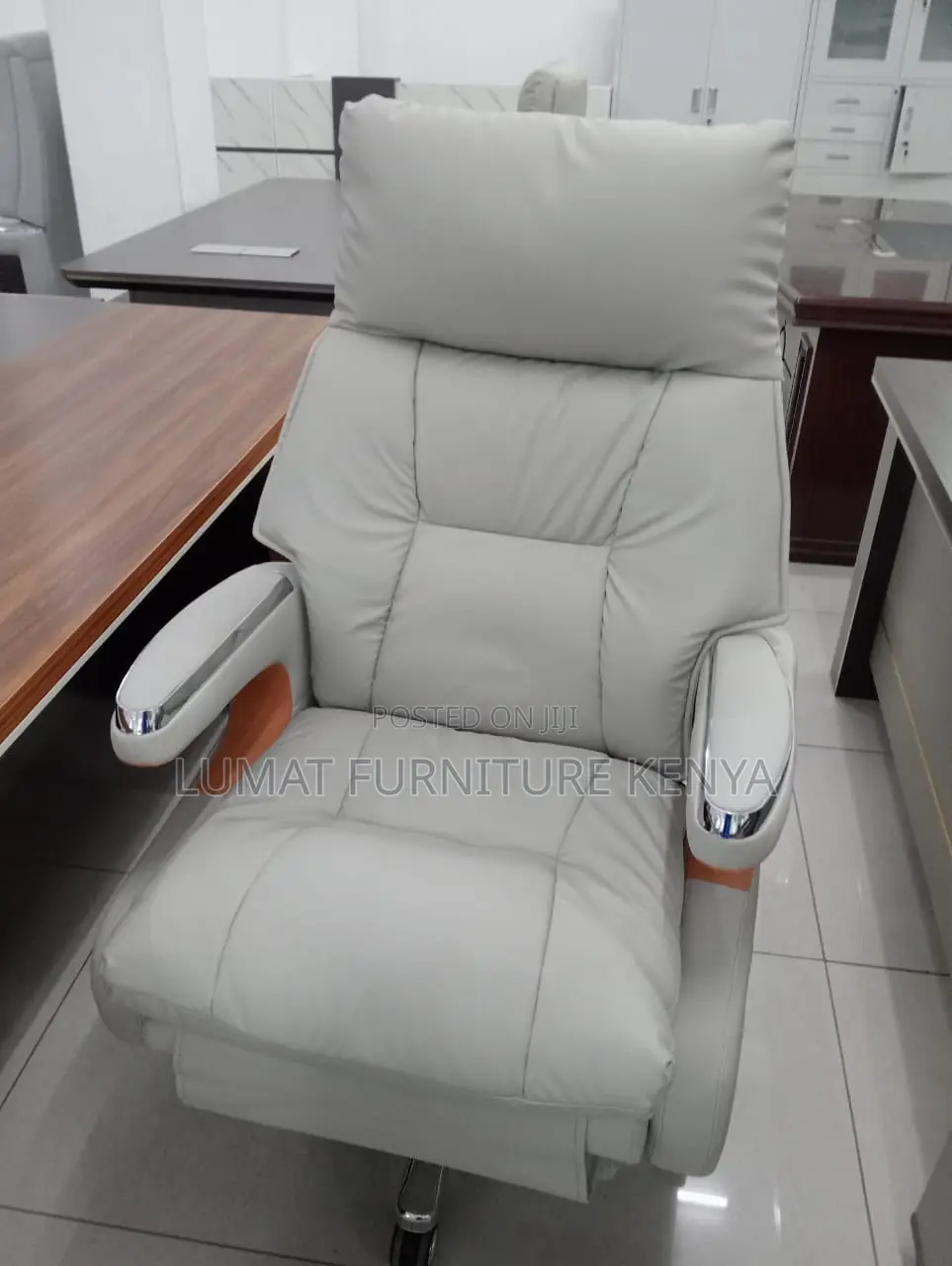 Executive Office Chair With Footrest