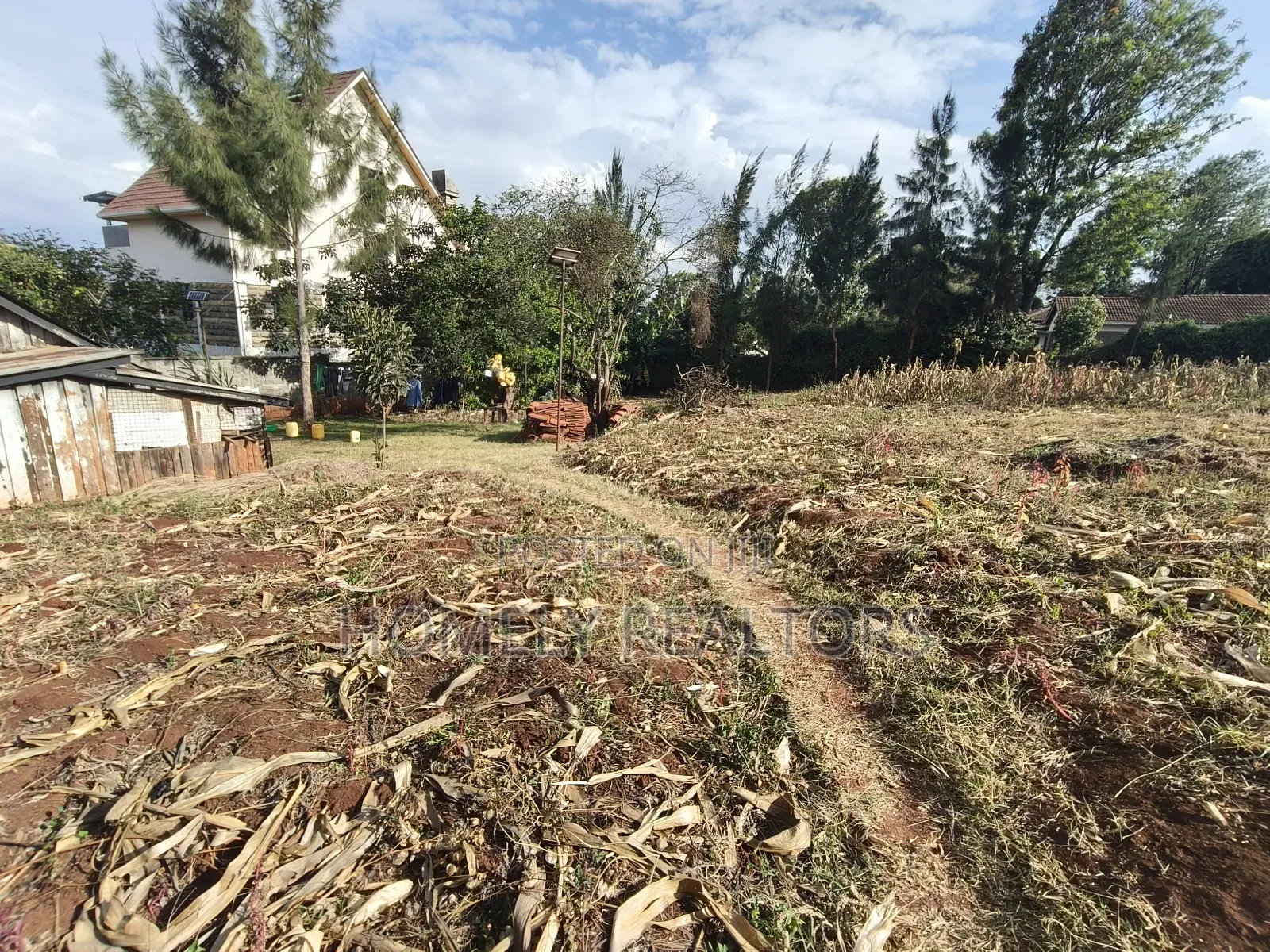 Large Eighth (65*100) Acre Red Soil Plot for Sale in Kerarapon Drive