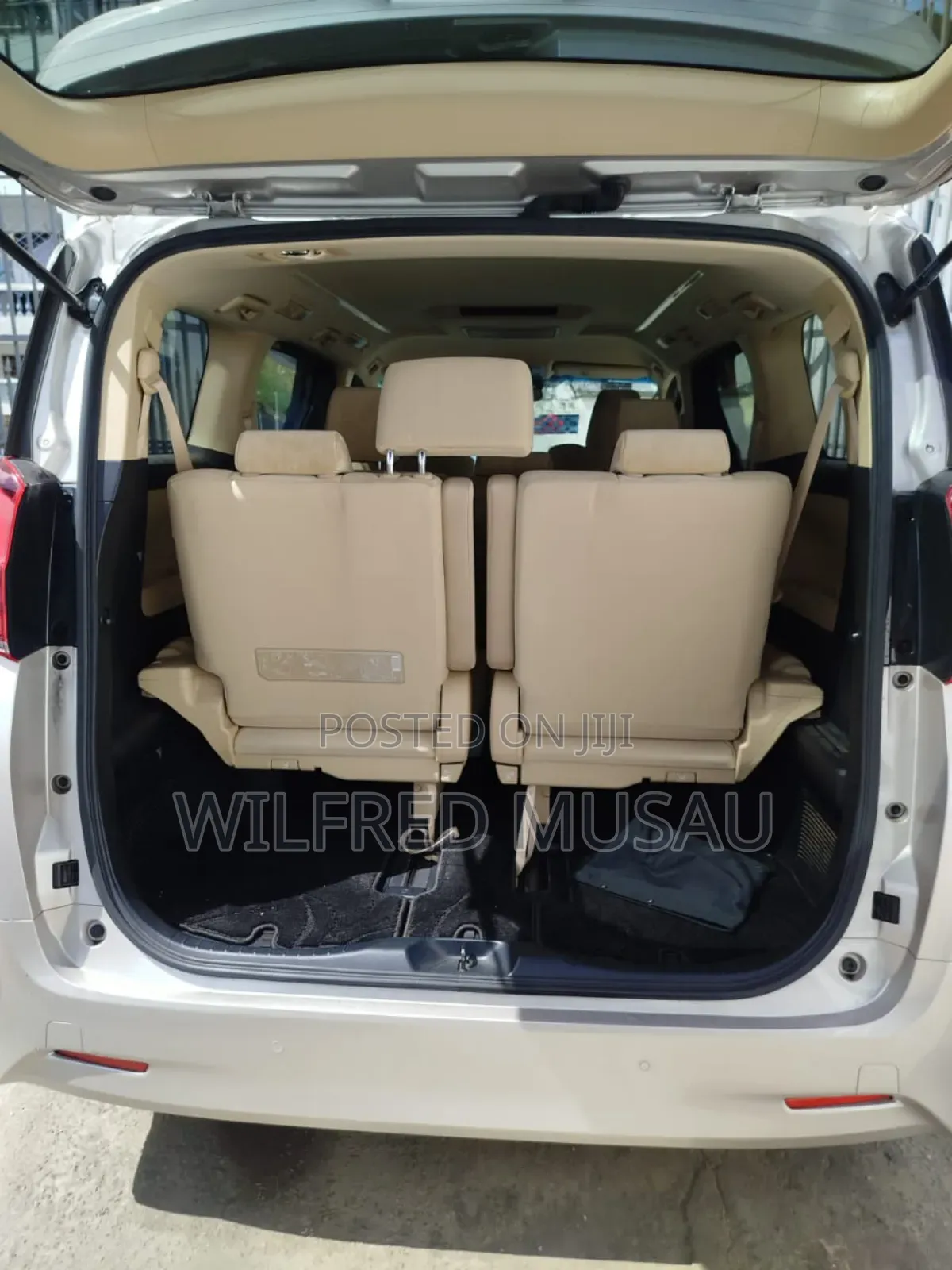 Toyota Alphard 2.5 Hybrid AWD 2019 Silver