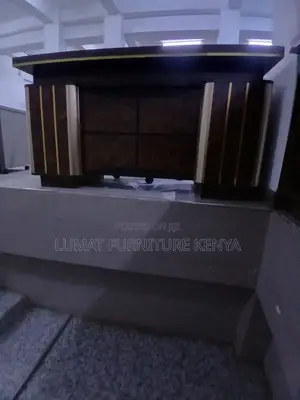 Spacious Tabletop for Laptop