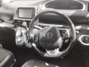 Toyota Sienta 1.5 FWD 2018 Brown