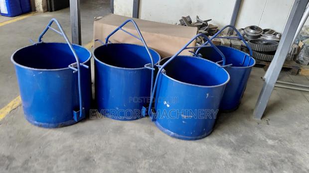 Heavy Duty Iori Italian Concrete Hoist/Crane/Lift 1000kg/1tonne Offer!