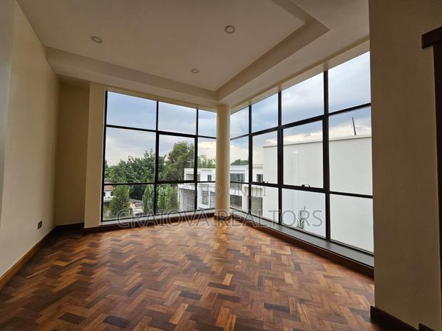5bdrm Villa in Lavington for sale - thumbnail 3