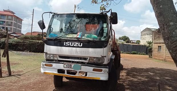 Isuzu FVZ Lorry - thumbnail 2