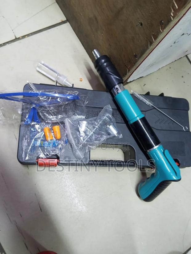 Hand Rivet Gun - main view