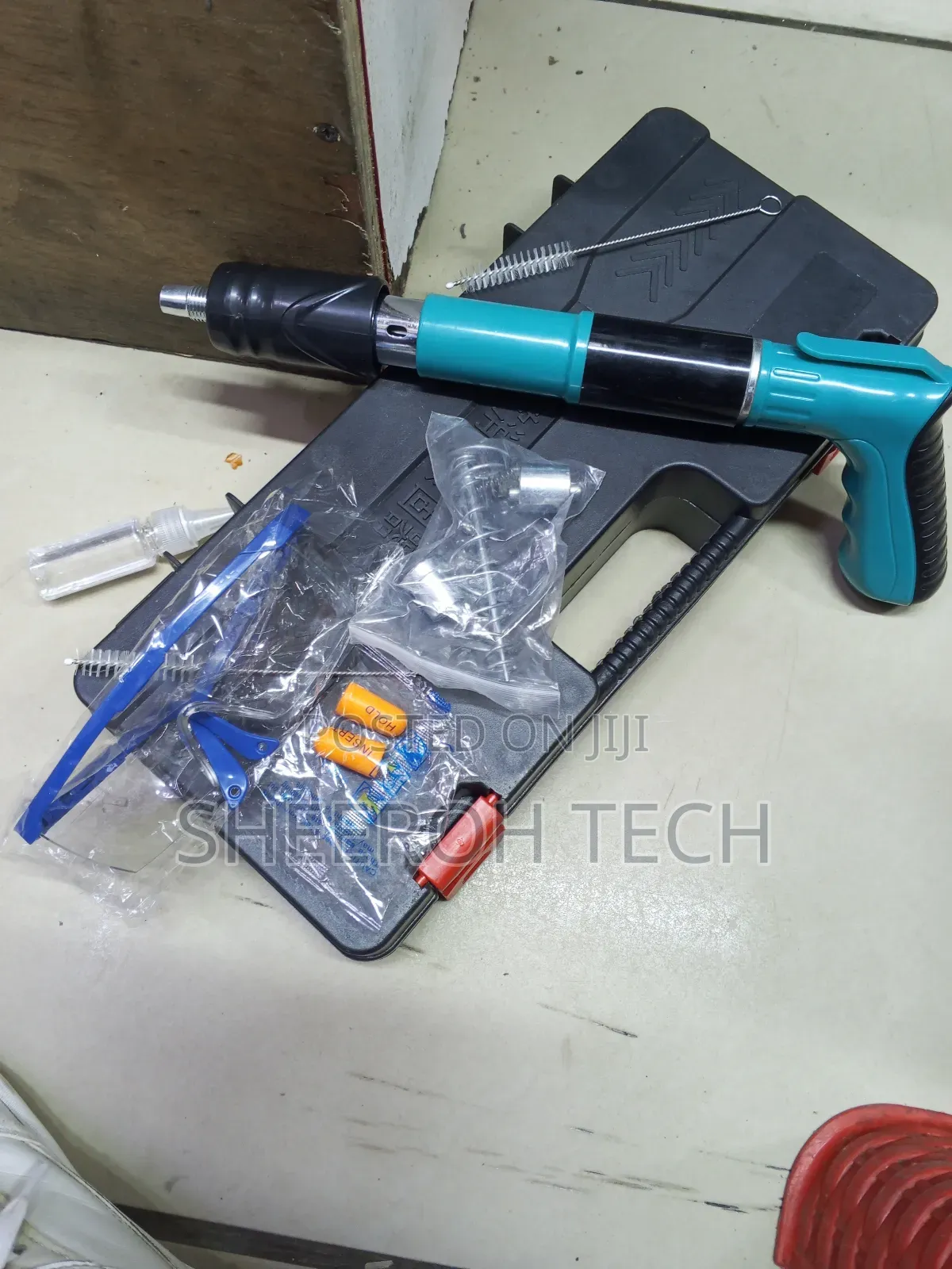 Manual Rivet Gun