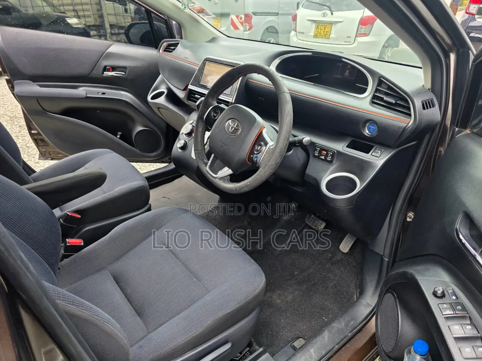 Toyota Sienta 2015 Brown