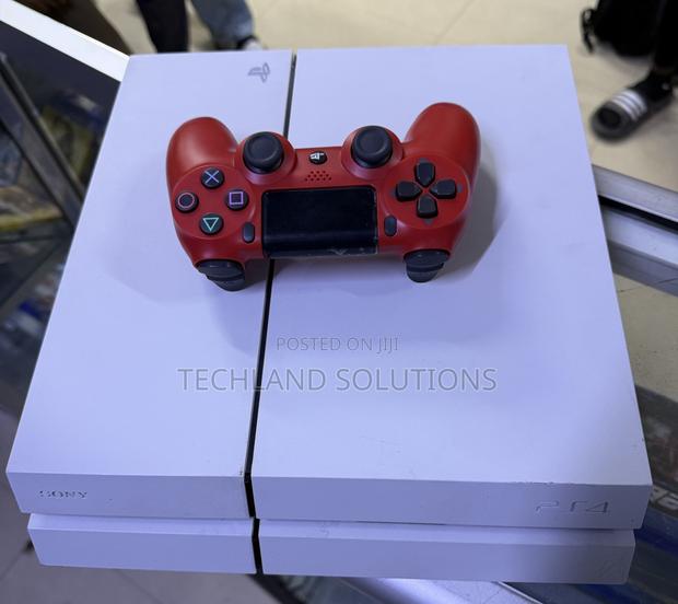 Almost New Ps4 Standard White - main view