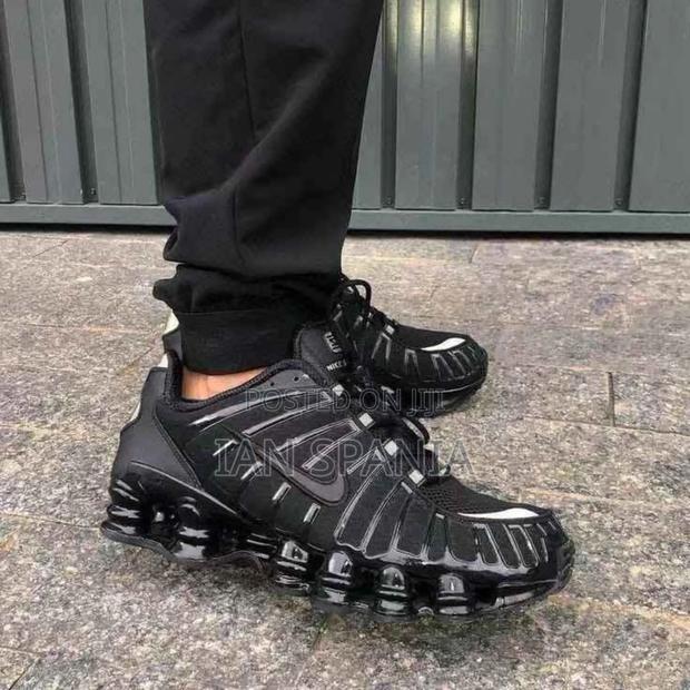 Nike Sneakers - thumbnail 2