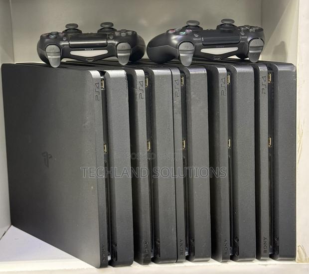 Newish Sony Ps4 Slim 500 Gb - thumbnail 3