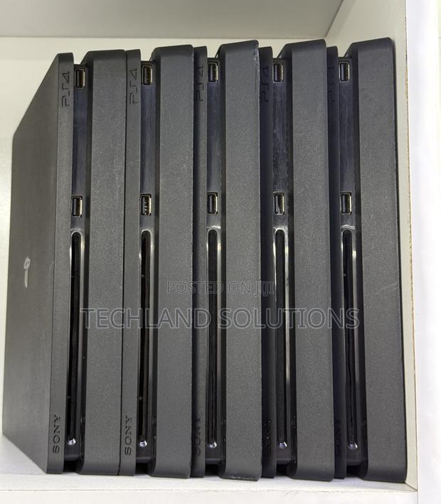 Newish Sony Ps4 Slim 500 Gb - thumbnail 4