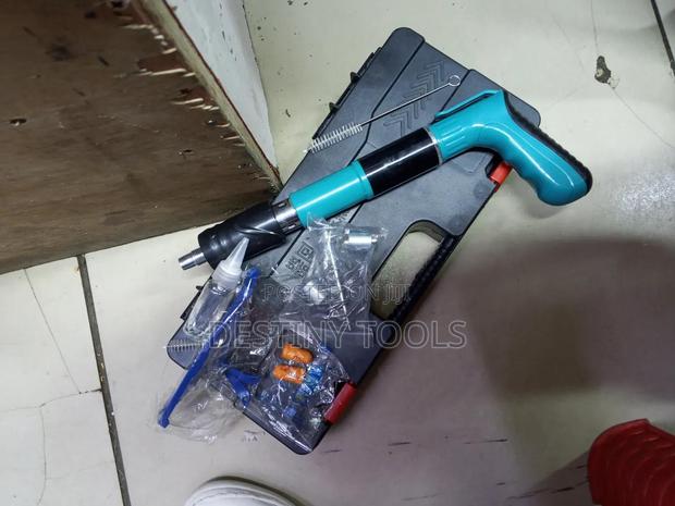 Manual Rivet Gun - main view